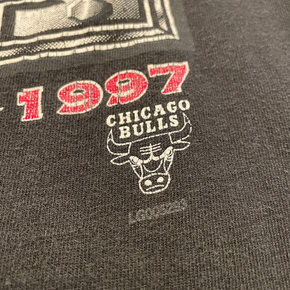 Vintage 90s CHICAGO BULLS 5 Time NBA Champions Logo 7 Tee Shirt Mens XL Cotton - Picture 3 of 9